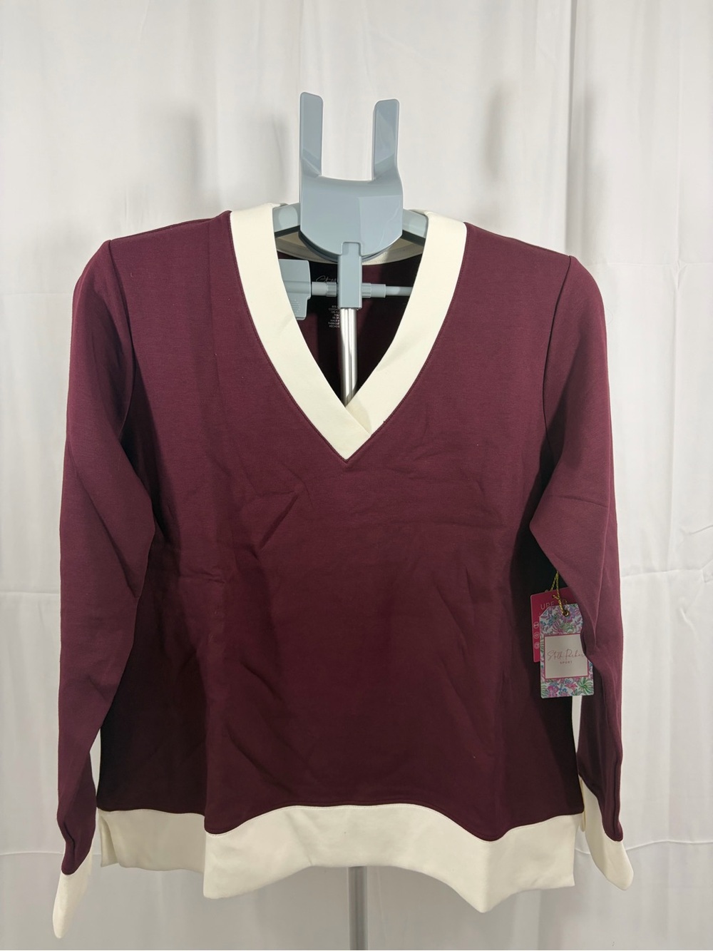 NWT Stella Parker Women's Size Large Maroon V-Neck Top